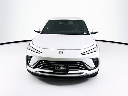 Used 2025 Buick Envista Preferred image 2