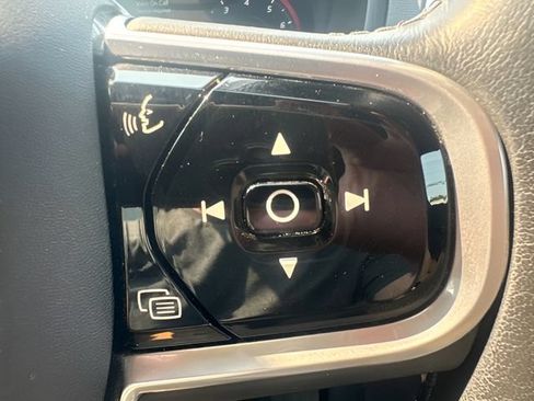 Used 2018 Volvo XC90 T6 Momentum w/ Convenience Package AWD/4WD image 15
