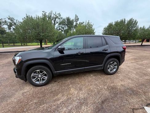 Used 2025 GMC Terrain Elevation AWD/4WD image 2