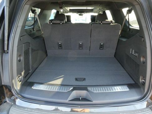 New 2026 Chevrolet Suburban High Country AWD/4WD image 13