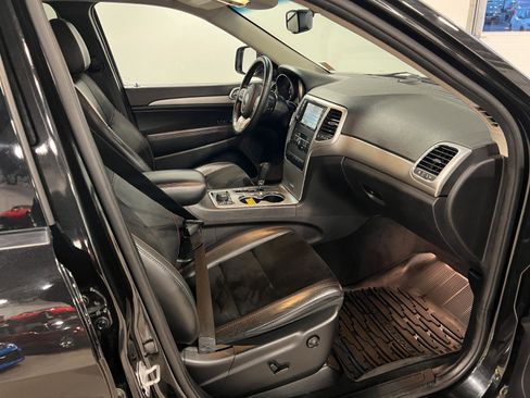 Used 2013 Jeep Grand Cherokee Trailhawk image 36