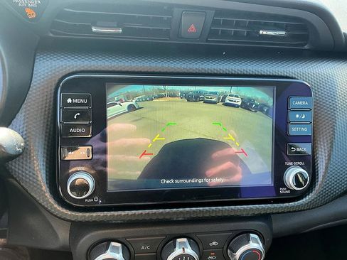 Used 2023 Nissan Kicks SV image 17