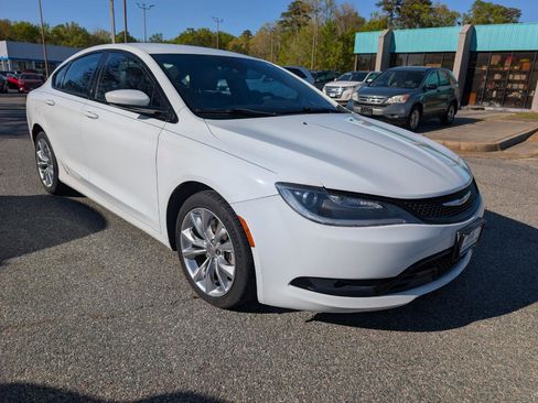 Used 2015 Chrysler 200 S w/ Navigation & Sound Group I image 9
