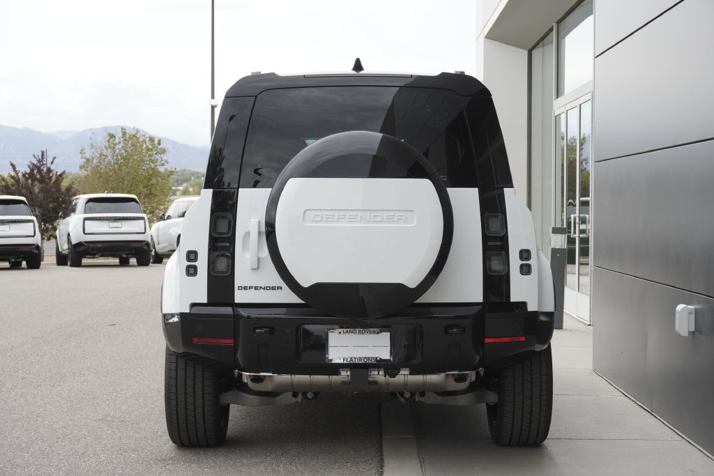 New 2026 Land Rover Defender 110 X-Dynamic SE AWD/4WD image 6