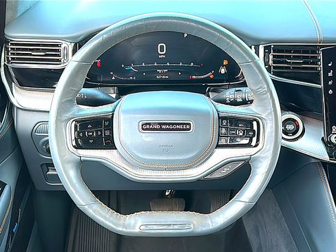 Used 2022 Jeep Grand Wagoneer Series III w/ Rear Seat Video Group 1 image 31