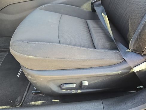 Used 2024 Nissan Altima 2.5 SV FWD image 27