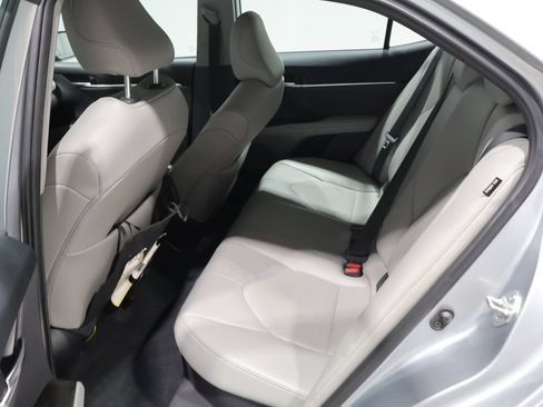 Used 2022 Toyota Camry XLE w/ Cold Weather Package FWD image 18