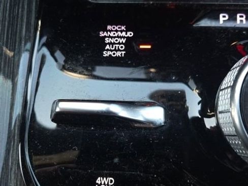 Used 2022 Jeep Wagoneer Series III w/ Premium Group I image 38