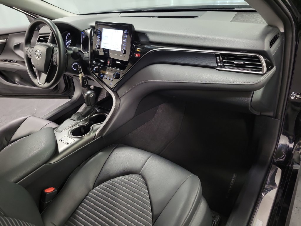 Used 2024 Toyota Camry SE FWD image 31