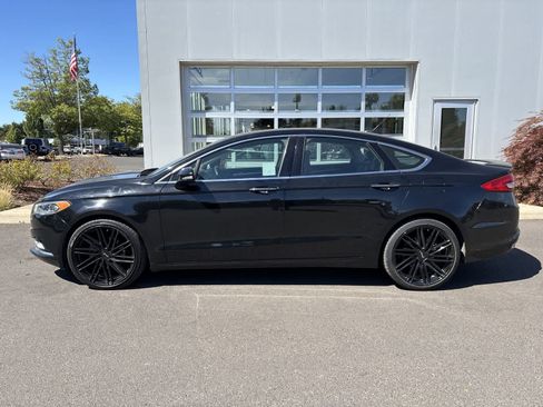 Used 2017 Ford Fusion Titanium FWD image 2