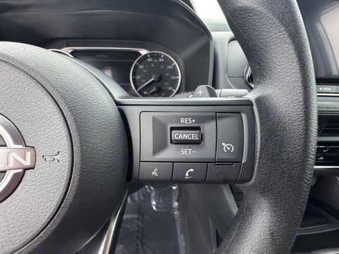 Used 2024 Nissan Rogue S image 21