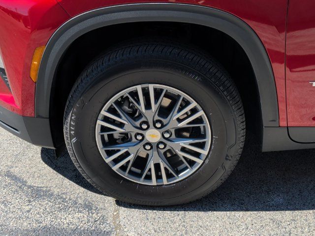 Used 2025 Chevrolet Traverse LT w/ Driver Confidence Package FWD image 35