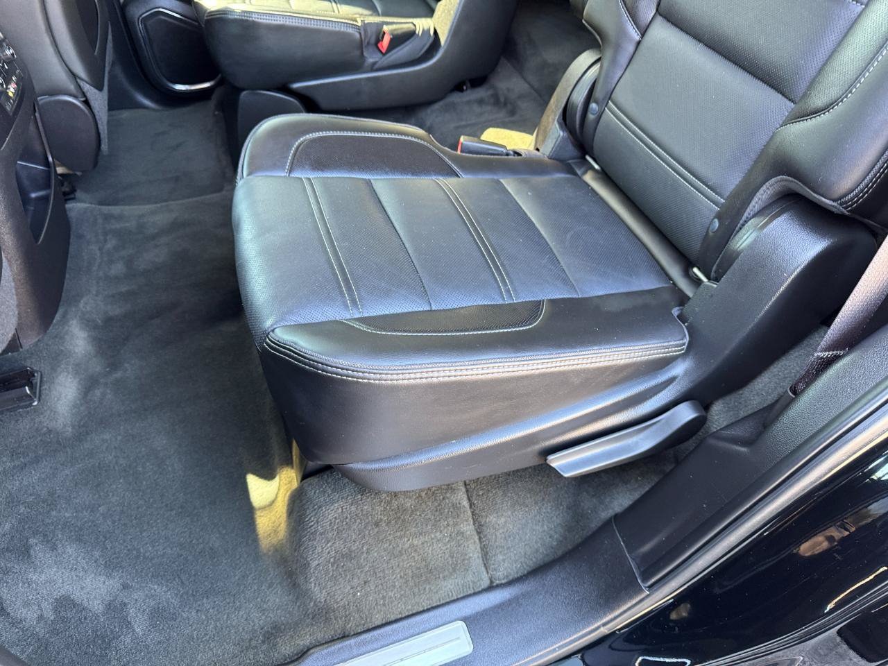 Used 2015 GMC Yukon Denali w/ Open Road Package RWD image 25