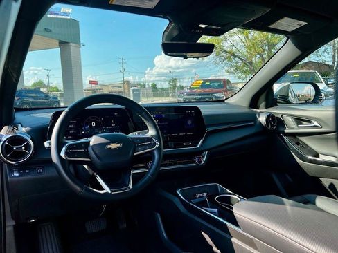 Used 2025 Chevrolet Equinox LT w/ Convenience Package II FWD image 18