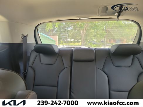 Used 2021 Kia Telluride EX w/ EX Premium Package AWD/4WD image 16