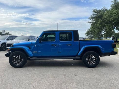 Used 2020 Jeep Gladiator Overland AWD/4WD image 8