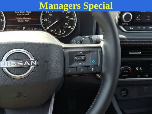 Used 2025 Nissan Rogue SV FWD image 19