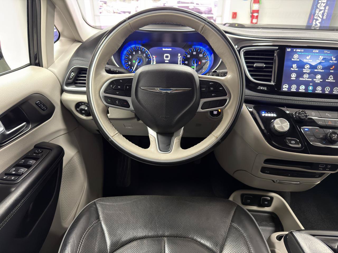 Used 2019 Chrysler Pacifica Limited FWD image 28