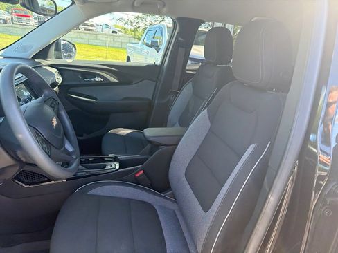 Used 2023 Chevrolet TrailBlazer LT w/ Convenience Package AWD/4WD image 7
