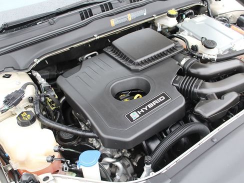 Used 2019 Ford Fusion SEL image 32