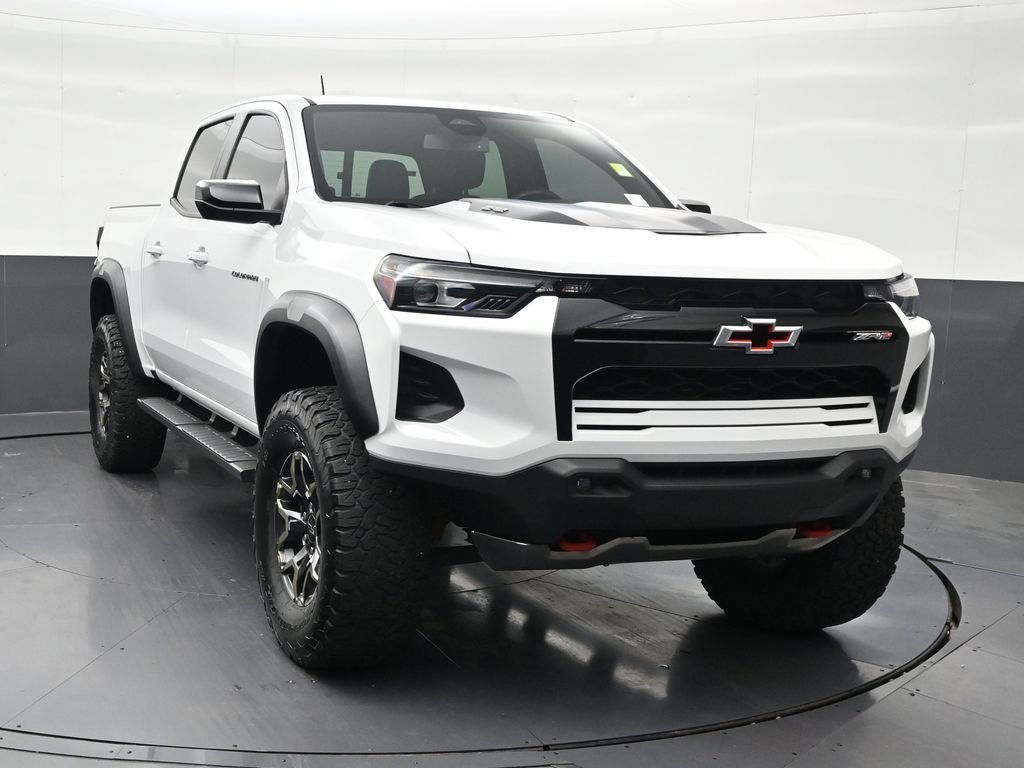 Used 2024 Chevrolet Colorado ZR2 AWD/4WD image 8