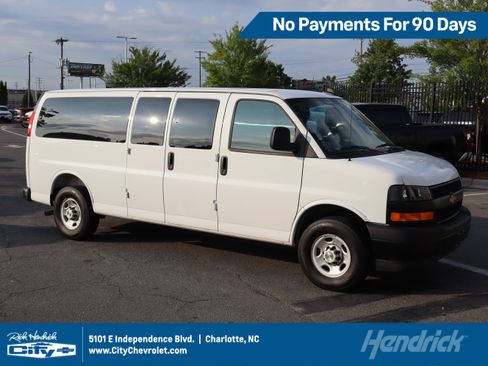 Used 2025 Chevrolet Express 3500 LS RWD image 1