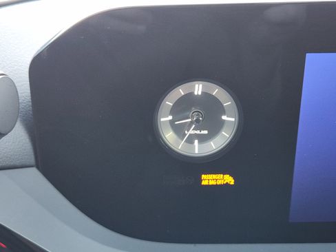 Used 2024 Lexus ES 350 w/ Premium Package image 21