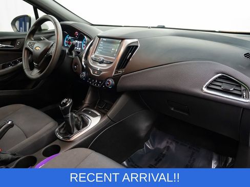 Used 2018 Chevrolet Cruze LT image 26