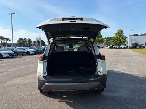Certified 2023 Nissan Rogue SL w/ SL Premium Package FWD image 5