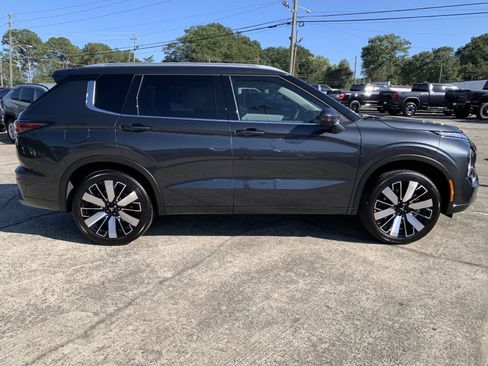 New 2025 Mitsubishi Outlander SEL image 4