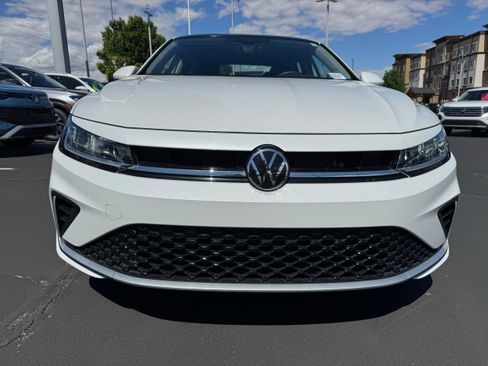 Used 2025 Volkswagen Jetta SE image 9