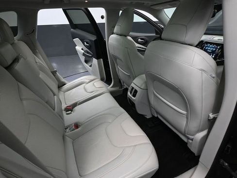 Used 2019 Jeep Cherokee Limited w/ Trailer Tow Group image 44