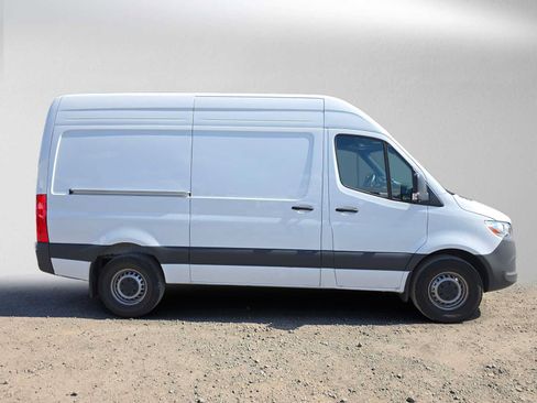 Used 2026 Mercedes-Benz Sprinter 2500 image 2