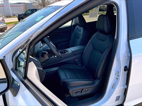 Certified 2025 Nissan Murano SV AWD/4WD image 10