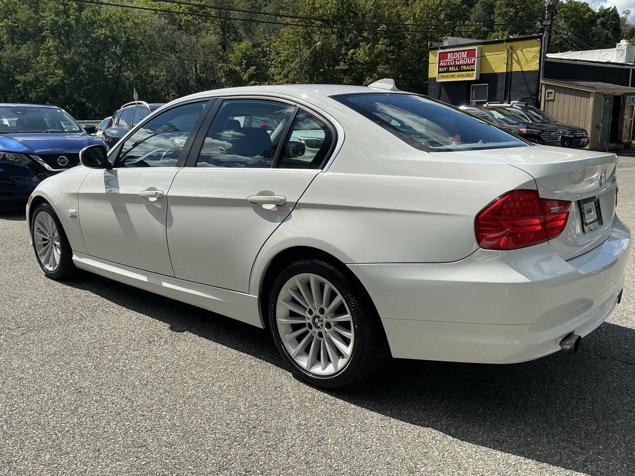 Used 2011 BMW 335i xDrive Sedan AWD/4WD image 10