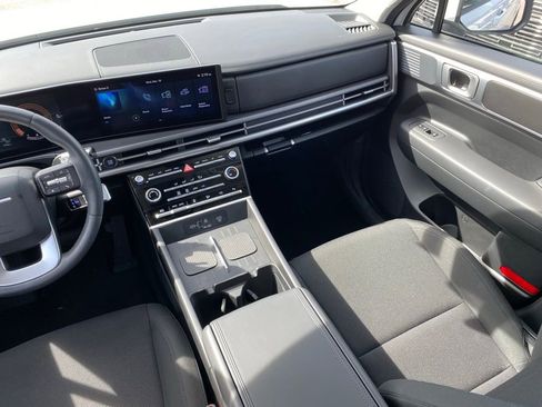 Used 2025 Hyundai Santa Fe SE FWD image 22