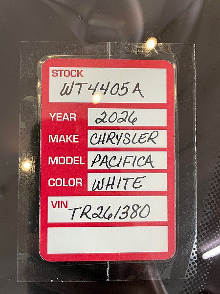 Used 2026 Chrysler Pacifica Select FWD image 33