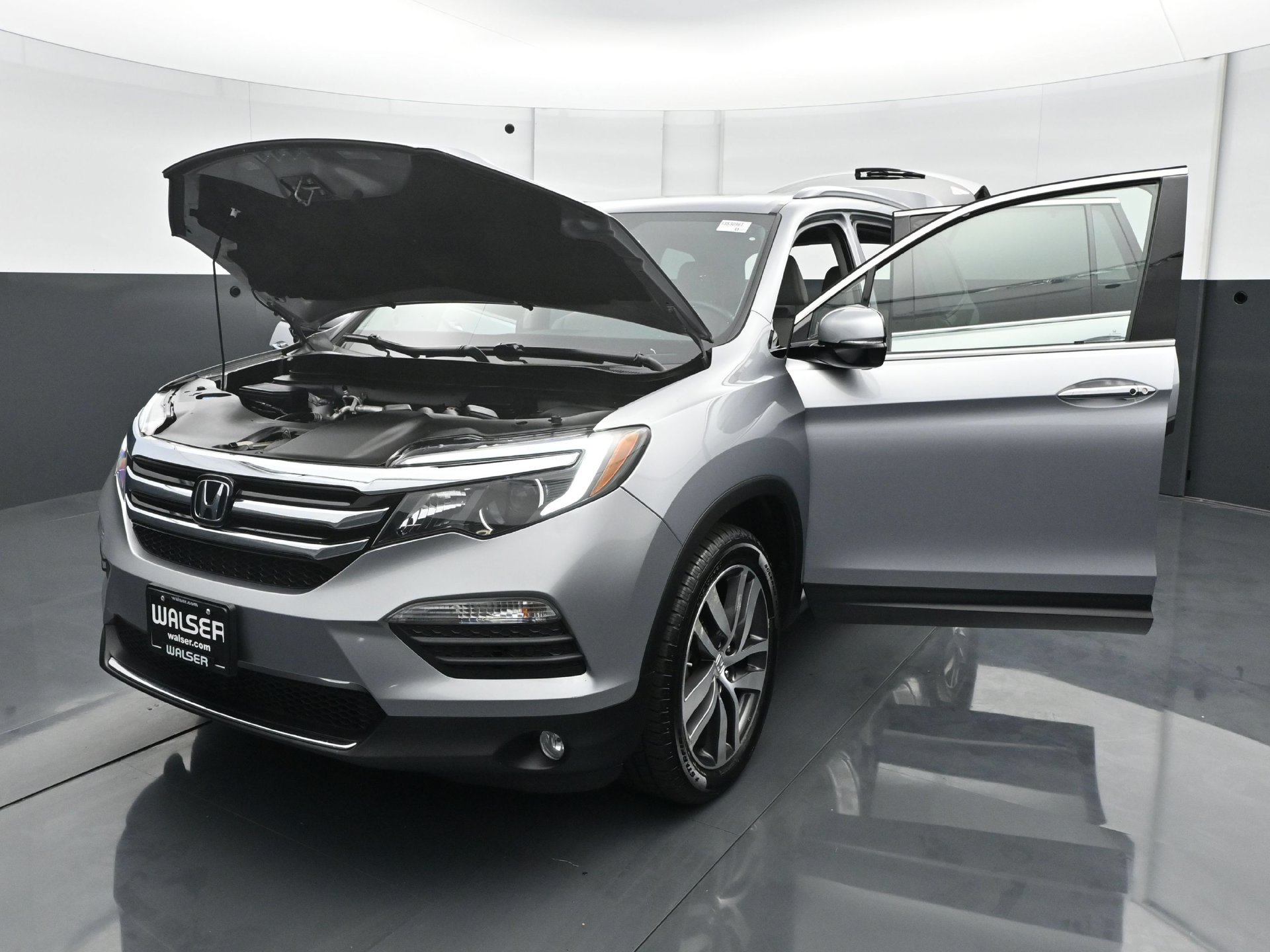 Used 2017 Honda Pilot Touring image 29