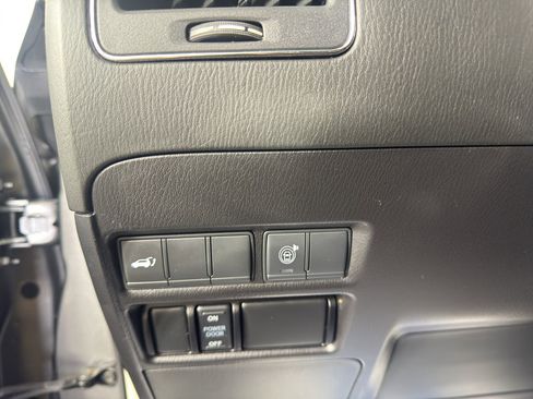 Used 2021 Nissan Armada SL w/ Captain's Chairs Package AWD/4WD image 17