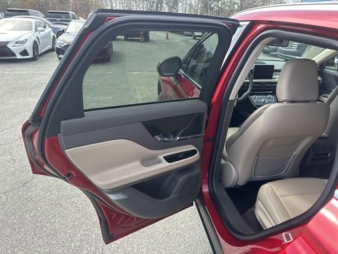 Used 2022 Lincoln Corsair AWD w/ Premium Package image 25