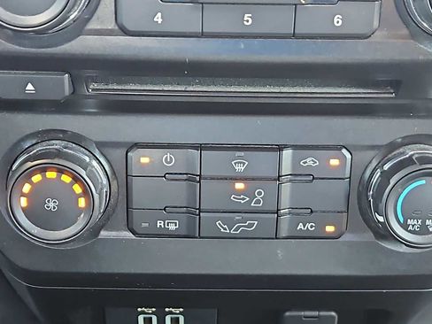 Used 2018 Ford F150 XLT RWD image 16