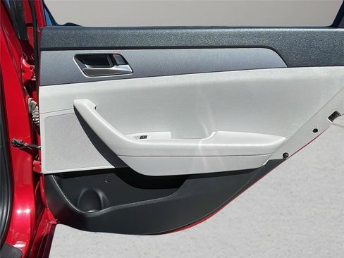 Used 2018 Hyundai Sonata SE image 15