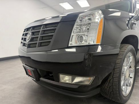 Used 2008 Cadillac Escalade EXT AWD/4WD image 16