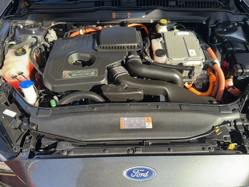 Used 2018 Ford Fusion Energi SE image 24
