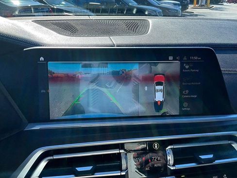 Used 2021 BMW X7 M50i image 14