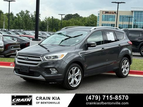 Used 2019 Ford Escape Titanium AWD/4WD image 3
