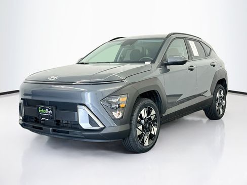 Used 2025 Hyundai Kona SEL AWD/4WD image 3