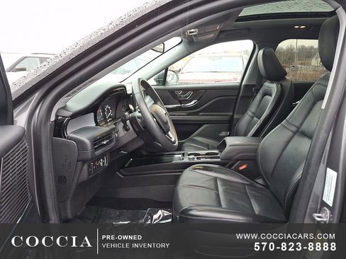 Used 2022 Lincoln Corsair AWD w/ Premium Package image 13