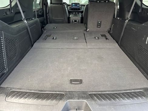 Used 2024 Chevrolet Suburban LT image 16