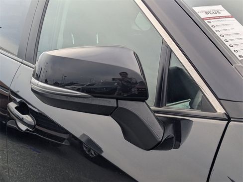 Used 2023 Toyota RAV4 XLE image 10